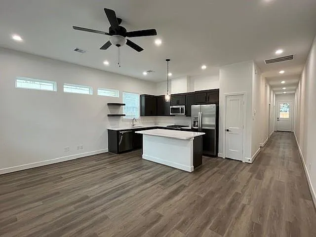 2 bed, 2.0 bath, 1150 sqft, $1,875 — Photo 2
