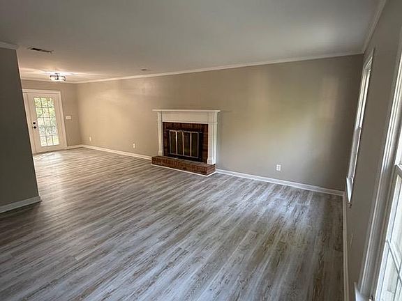 3rd image of 107 Ikes Ct