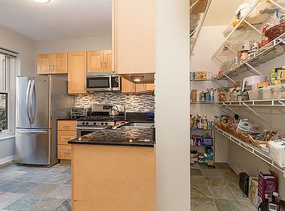 5th image of 4451 N Paulina St #1