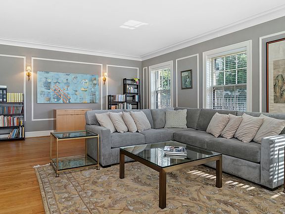 3rd image of 2048 W Farwell Ave APT 1W