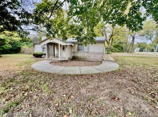 25323 Orchard Lake Rd, Farmington Hills, MI 48336