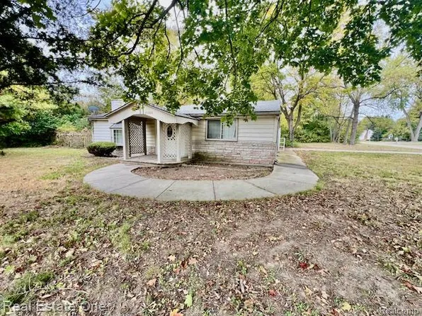 25323 Orchard Lake Rd, Farmington Hills, MI 48336