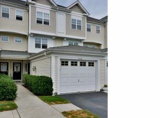 515 Viewpoint Ter, Peekskill, NY 10566