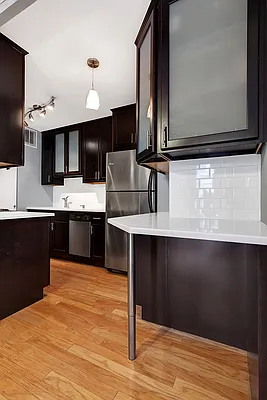 Rented by Cooper & Cooper Real Estate | media 36