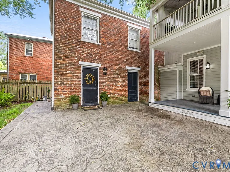416 W Washington St — Photo 26