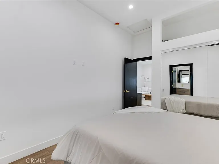 6208 Beeman Ave — Photo 20
