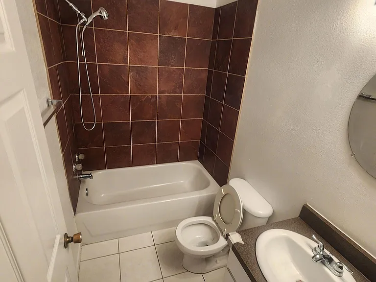 45021 Redwood Ave — Photo 5