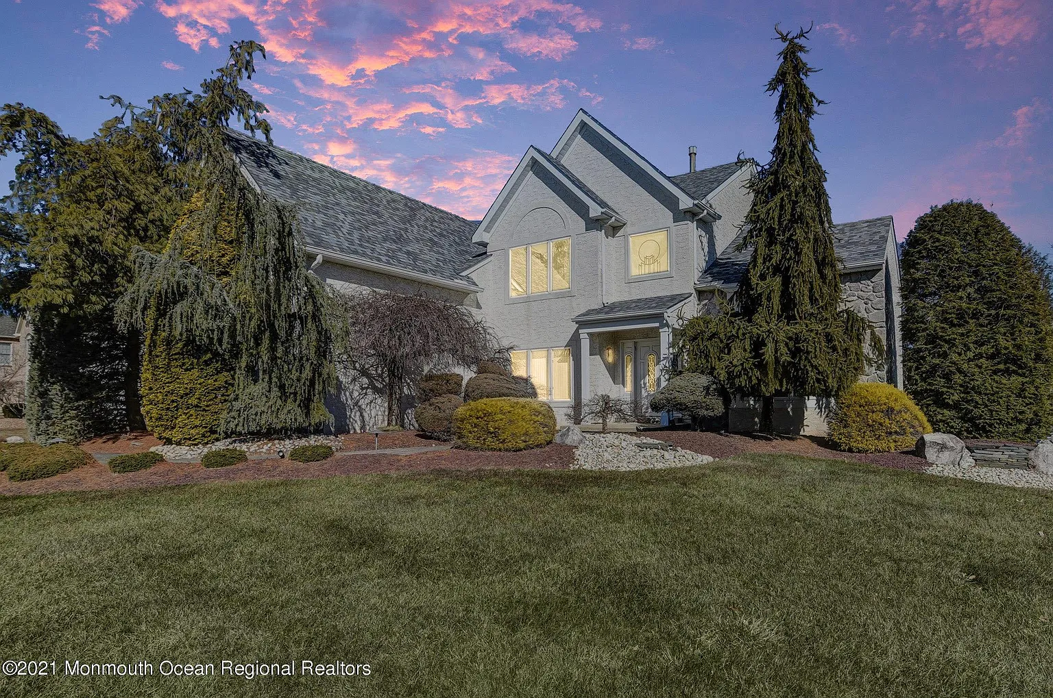 130 Round Hill Dr photo 1
