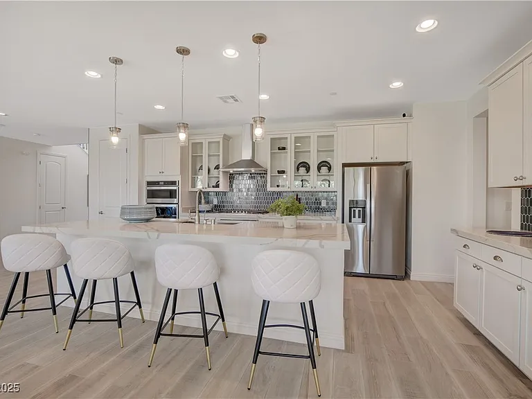 1075 N Water St — Photo 20