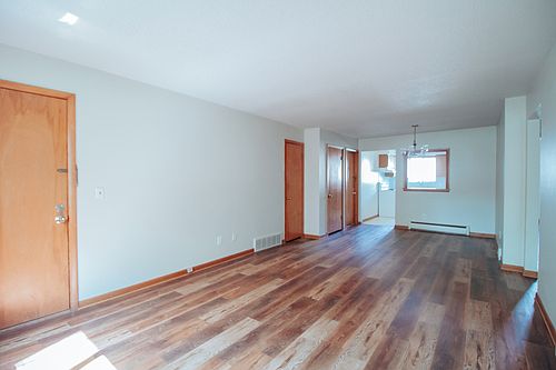 3rd image of 3036 Carskaddon Ave APT 2