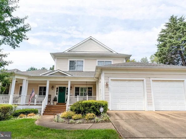 6956 Birch St, Falls Church, VA 22046