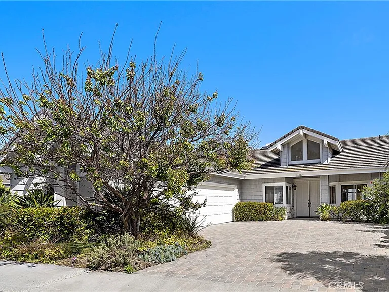 34042 Cambridge Rd — Photo 2