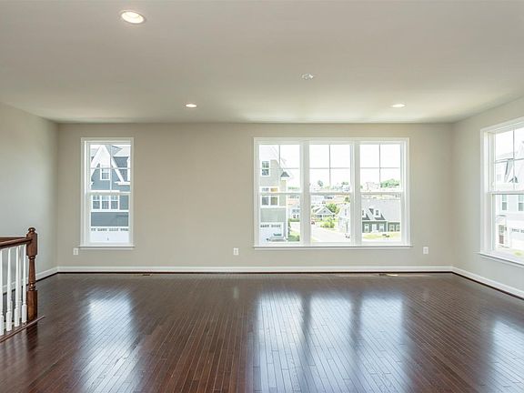 2nd image of 3213 Marion Sq