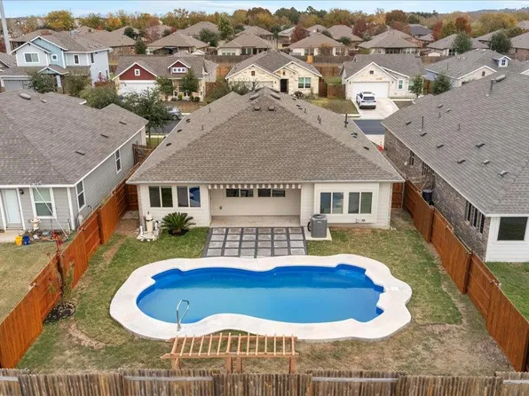 111 Crooked Trl, Bastrop, TX 78602