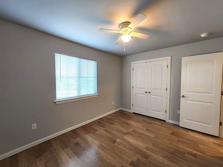 Campbell St Duplex — Photo 29