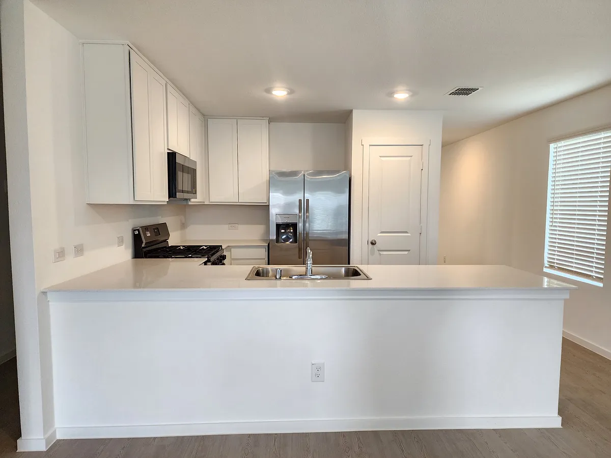 Building Photo - 1043 Birkdale Dr
