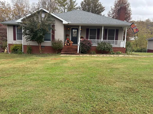 146 Center Dr, Whitesburg, KY 41858