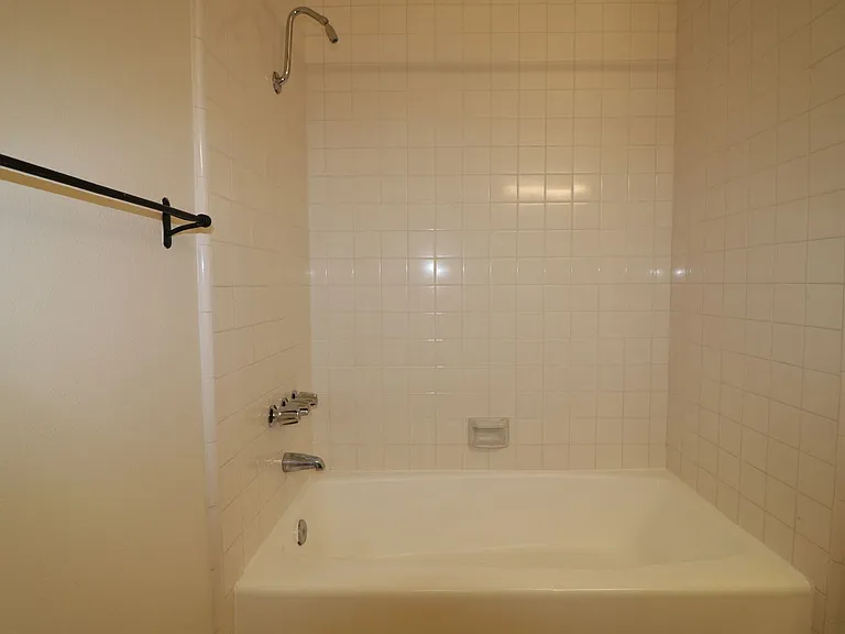 4425 Whitsett Ave #213 — Photo 22