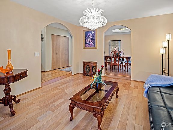5th image of 13003 NE 108th Street