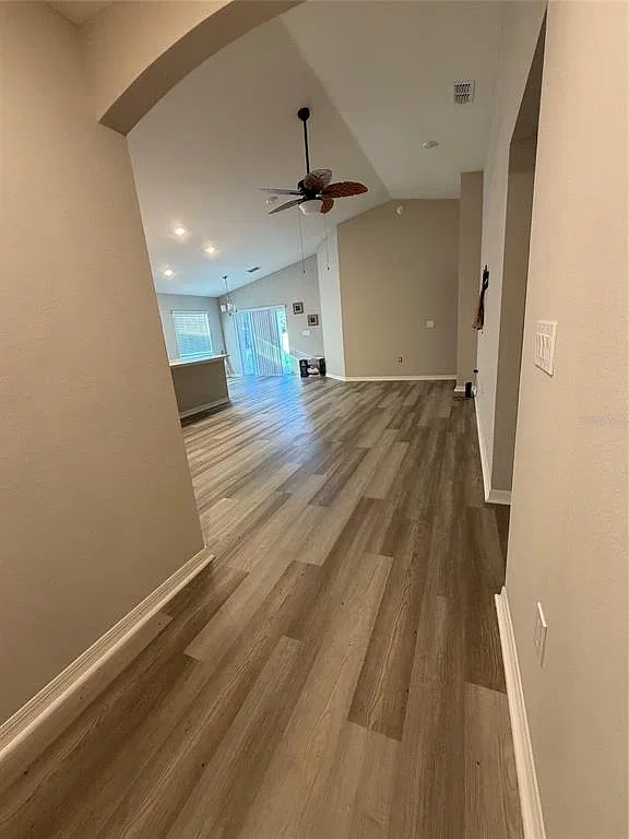 3 bed, 2.0 bath, 1626 sqft, $2,100 — Photo 4