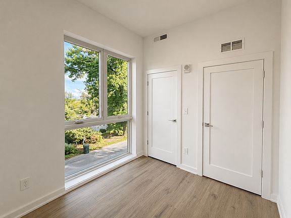 5th image of 2425 20th St NE #12A