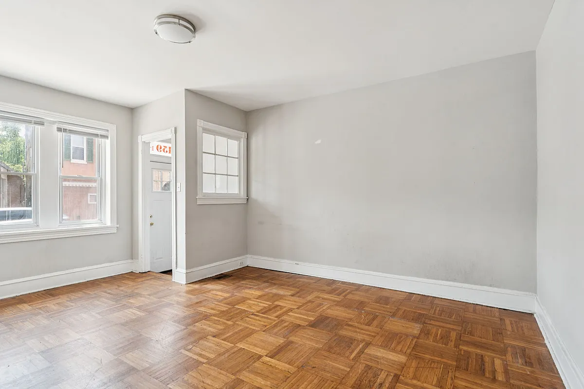 Building Photo - 4159 Ridge Ave #1