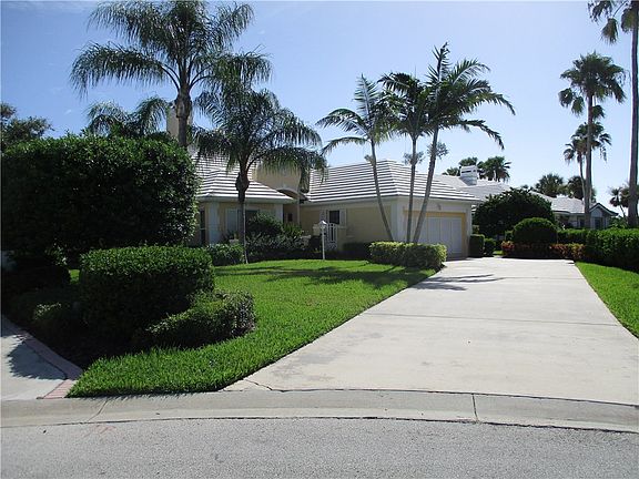 2nd image of 620 Saint Annes Ln