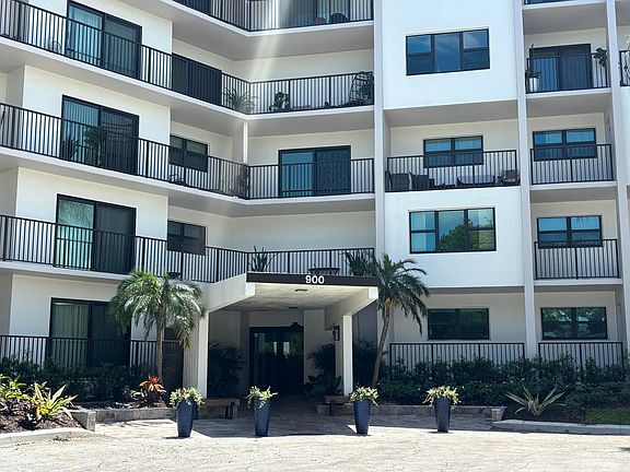 3rd image of 900 River Reach Dr APT 521
