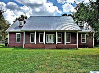 745 Gandys Cove Rd, Falkville, AL 35622