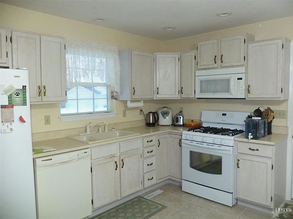 5th image of 525 Van Gilst Dr