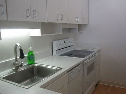 1st image of 440 Davis Ct APT 1516