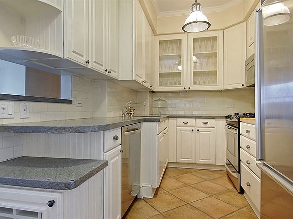 2nd image of 229 E 79th St #10EF