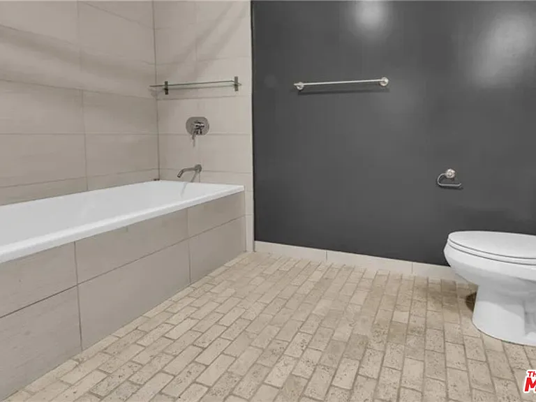510 S Hewitt St #102 — Photo 10