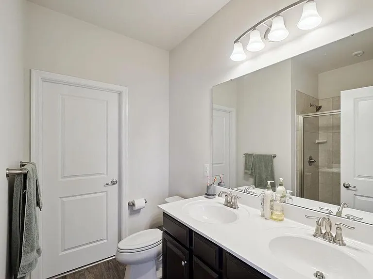 Upper level bathroom