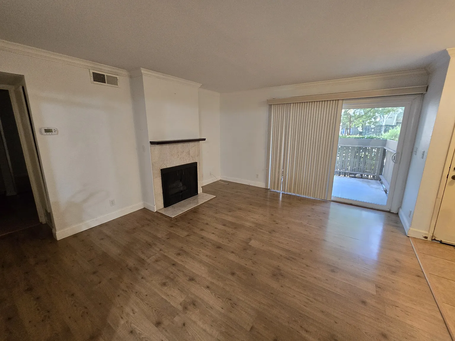 1 bed, 826 sqft, $2,550 — Photo 3