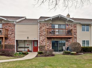 1102 Hinswood Dr APT 208, Darien, IL 60561