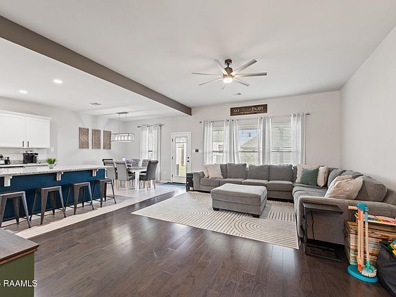 5th image of 307 Saint Gaspar St