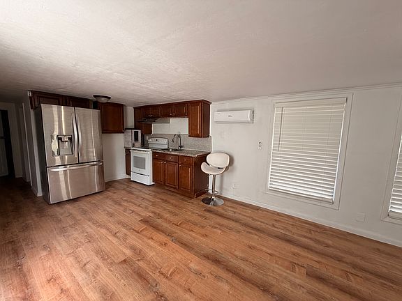 3rd image of 7 Avenue B
