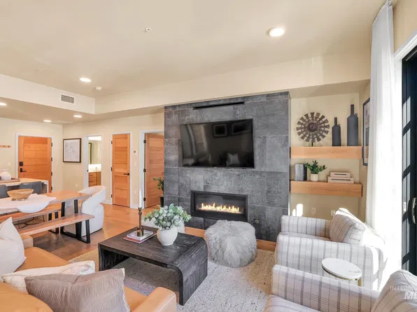 780 Village Dr Unit 312, Donnelly, ID 83615