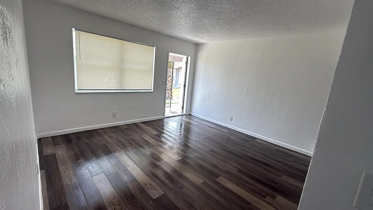 Building Photo - 1021 Henrietta Ave #1