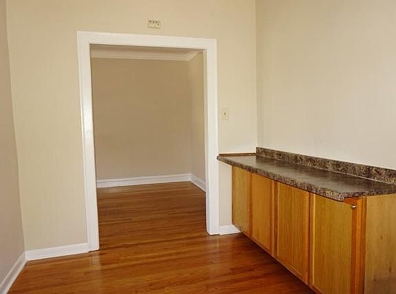 2nd image of 6016 N Paulina St