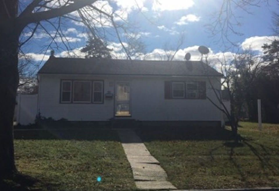 1st image of 90 Cumberbach St