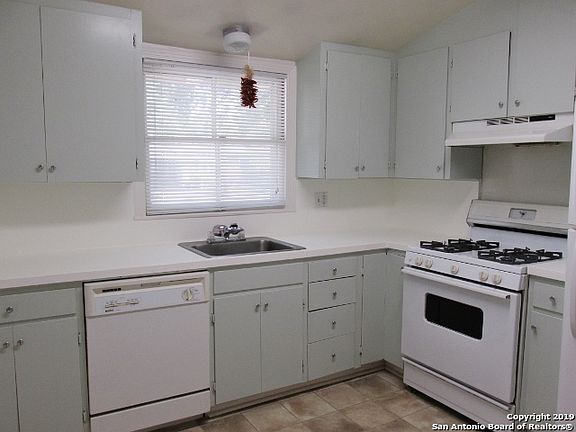 2nd image of 430 Devonshire Dr