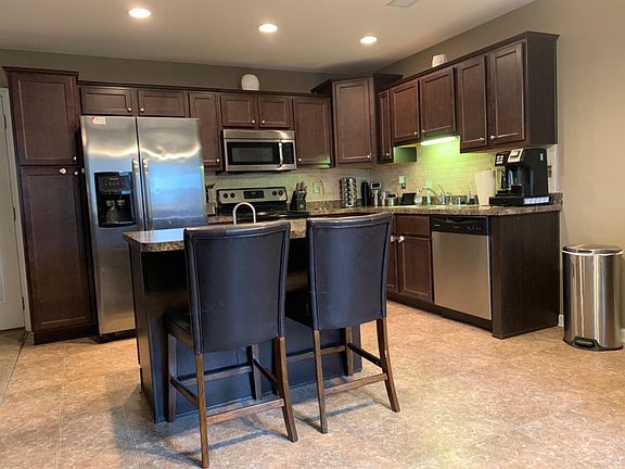 3rd image of 2540 Milsom Ln