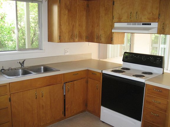 5th image of 563-565 NE Casper St #567