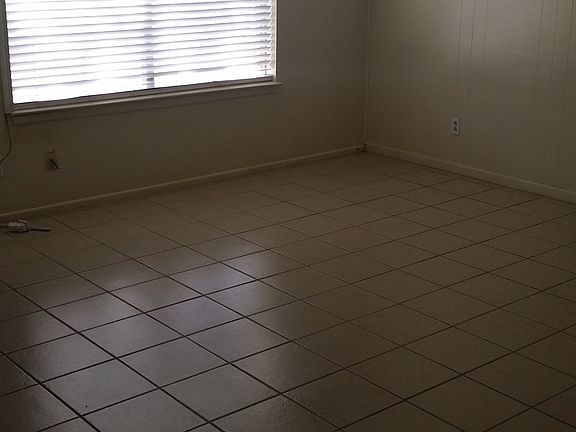 5th image of 1103 E 51st St