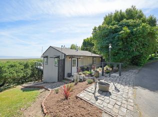 95 Mistletoe Ln #A, Novato, CA 94945