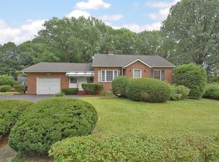 36 Crestwood Blvd, Poughkeepsie, NY 12603