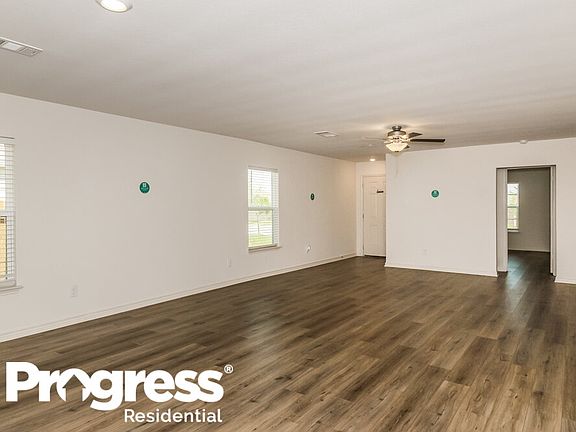 3rd image of 212 Crescent Park Dr
