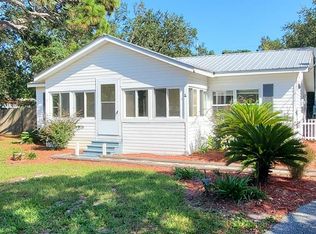 206 Old Ferry Dock Rd, Eastpoint, FL 32328